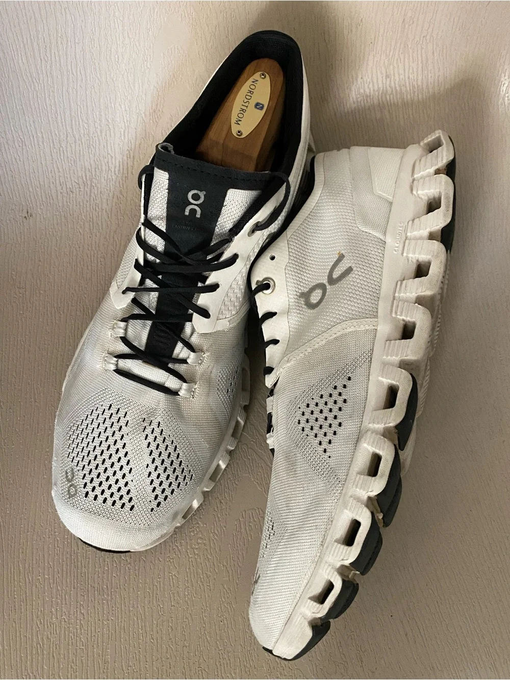 ON Cloud X 'White Black men size 11